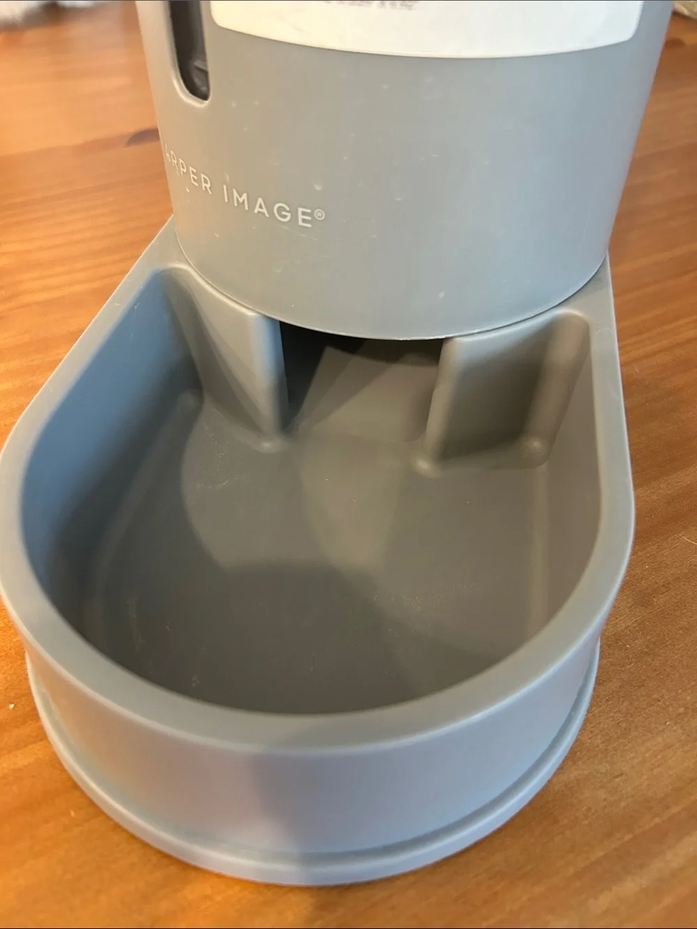 Sharper Image Water Gravity Refill for Pets. Dogs and cats.